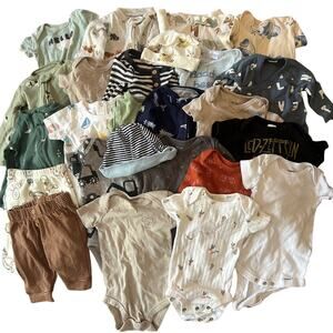 Lot of Baby Boys Clothes Newborn,  0-3mo Carters Cat & Jack Burts Bees 25 Pieces